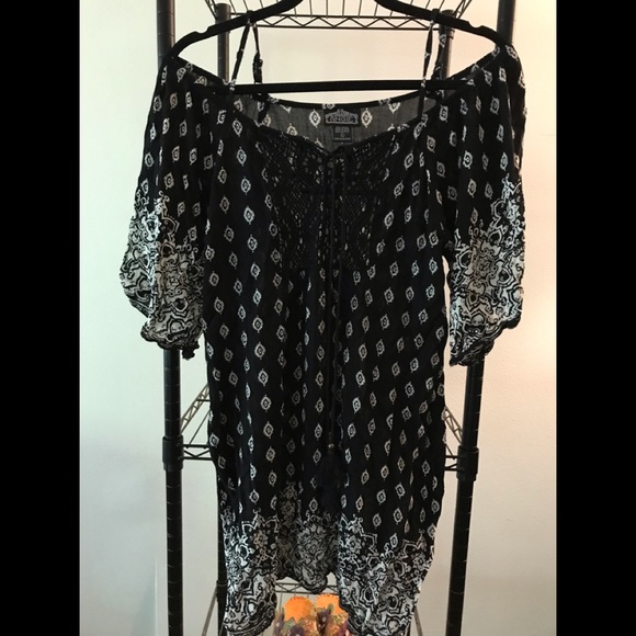 Black beach cover up - Picture 1 of 3